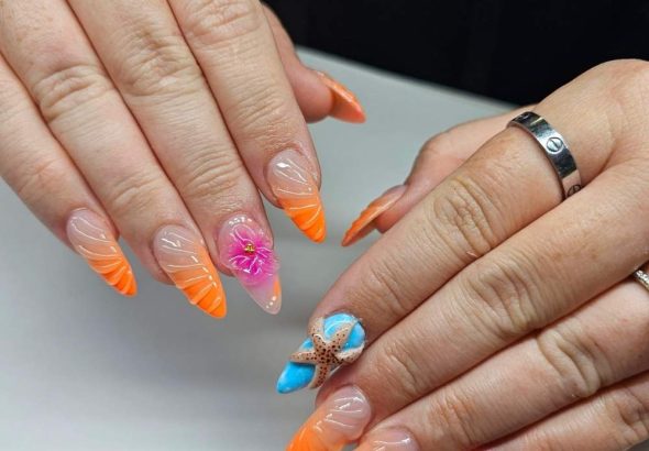 bright-summer-nail-designs
